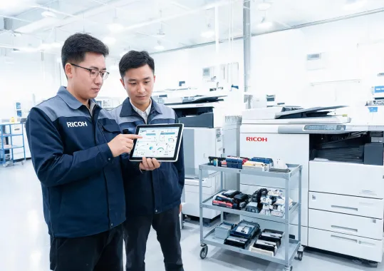 Ricoh technician reviewing a press health dashboard